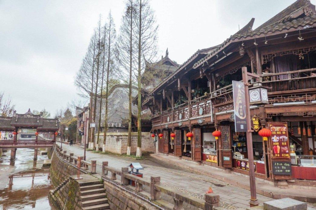 夫妻在家自学印钞术,电脑打印假币50余万,专盯老人下手